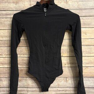 Skims zip front long sleeve bodysuit Onyx Size XXS
